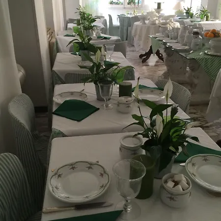 Hotel Eveline Portosole