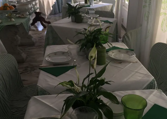 Отель Eveline Portosole