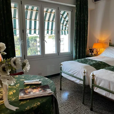Hotel Eveline Portosole