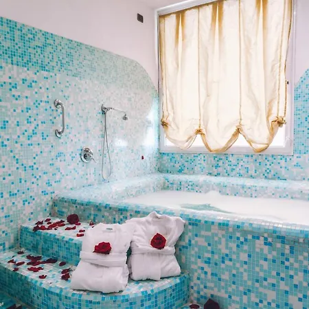 Hotel Eveline Portosole 4*