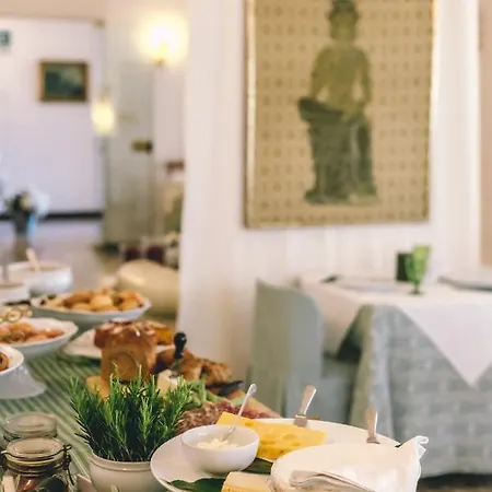 Отель Eveline Portosole