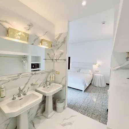 Eveline Portosole Отель Санремо