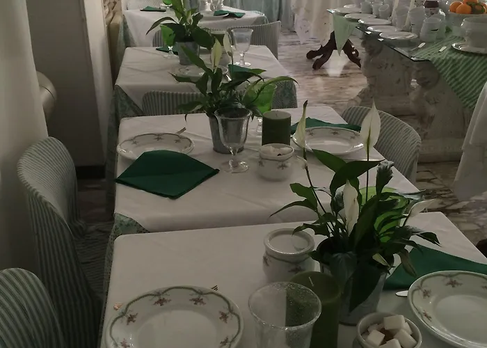 Hotel Eveline Portosole